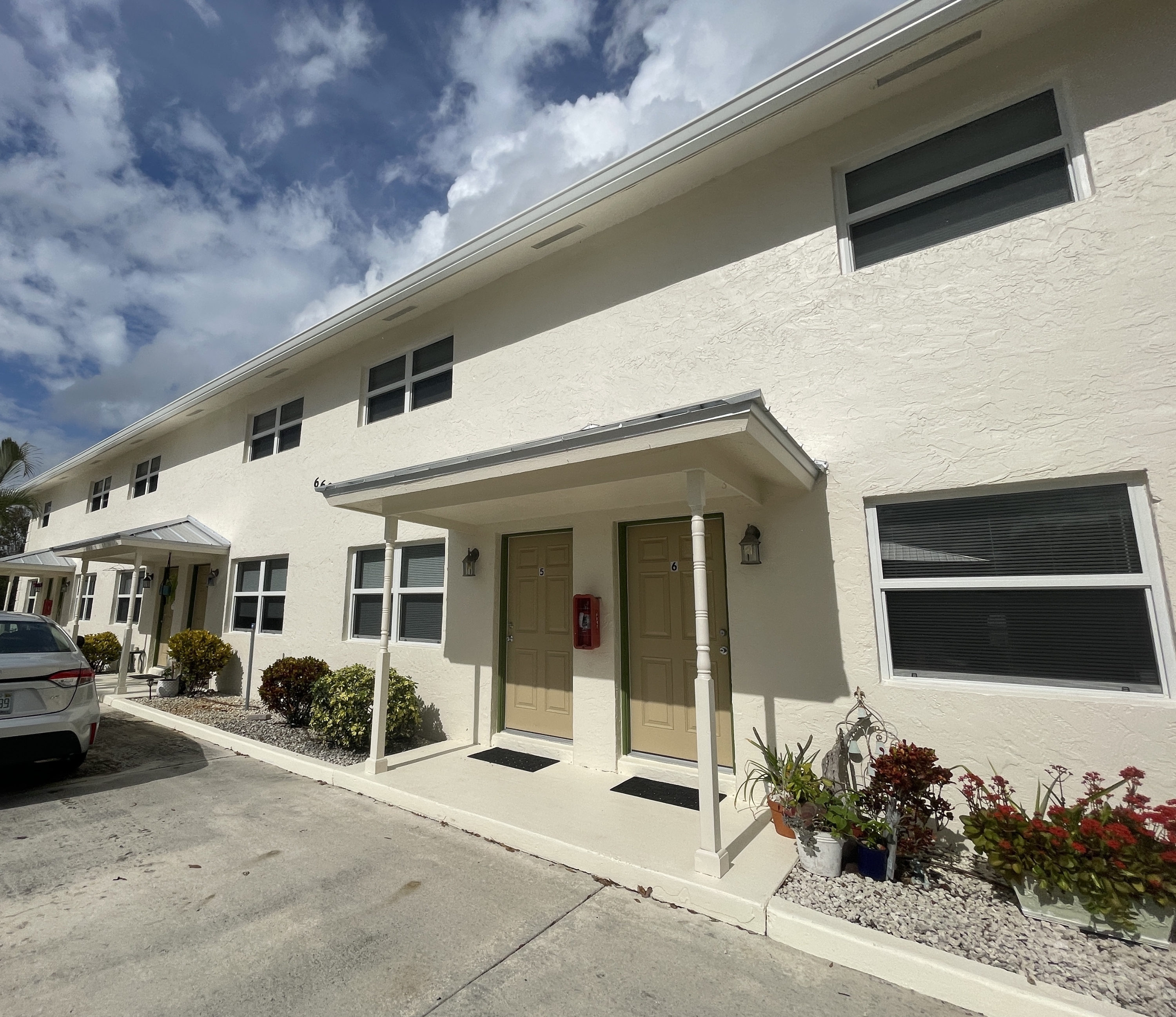 664 SW 35th Street Apt 6