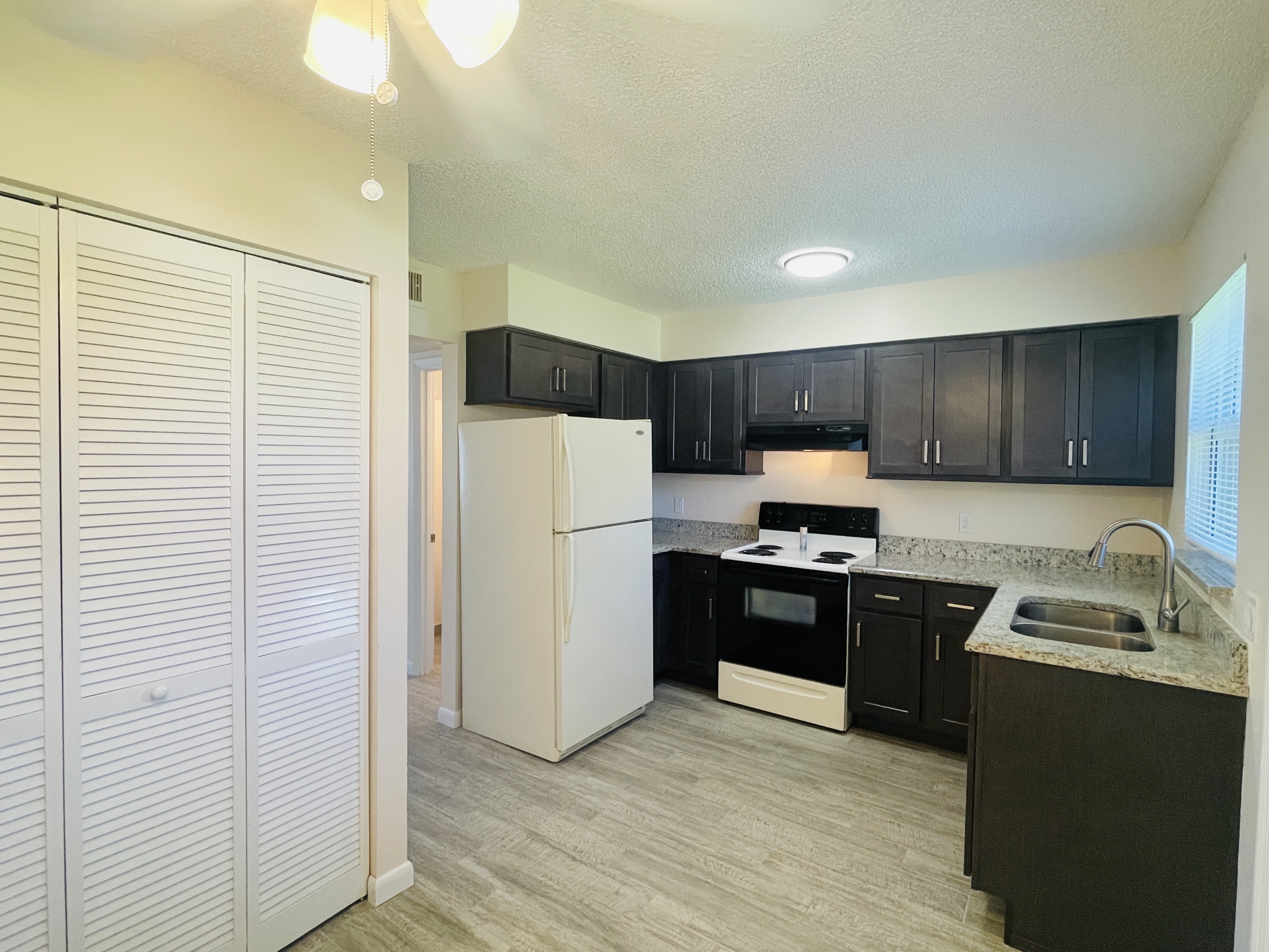 663 SW 35th Street Apt 2